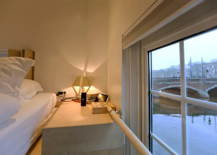 Sweets - Nieuwe Amstelbrug Amsterdam